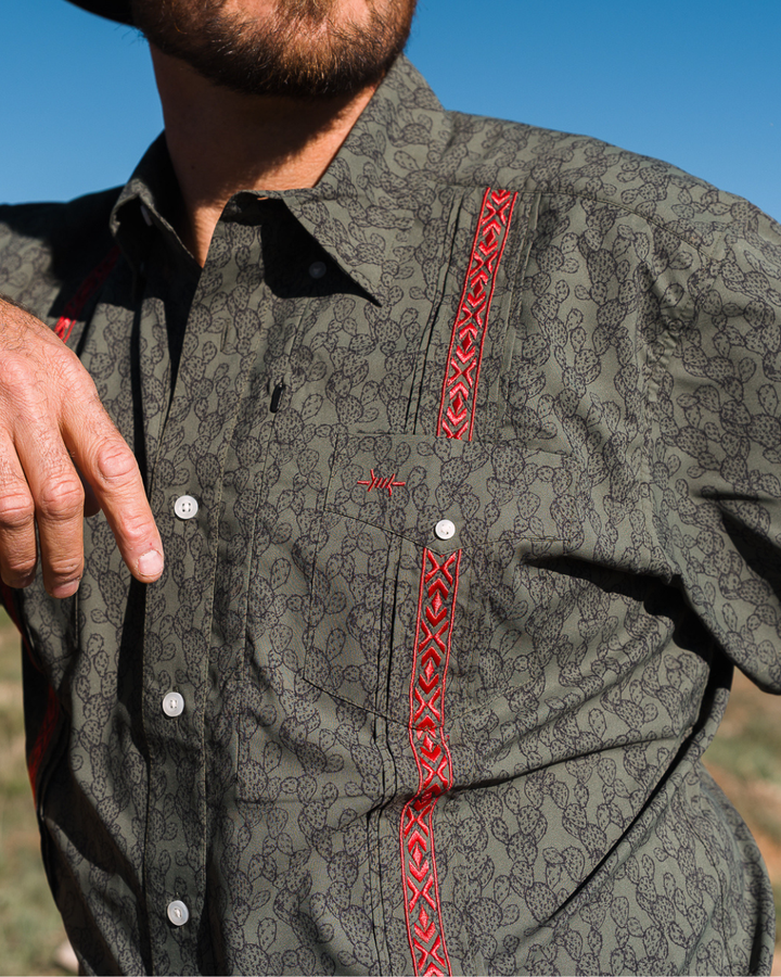 Guayabera Libre - Desert Bloom