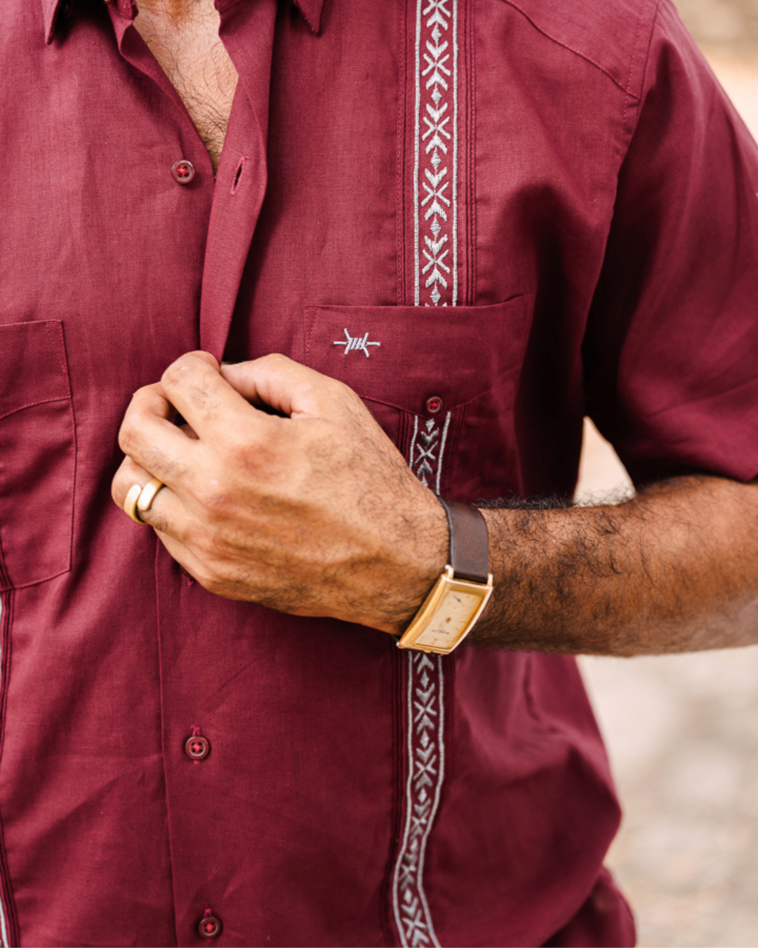 Tejas Guayabera - Maroon