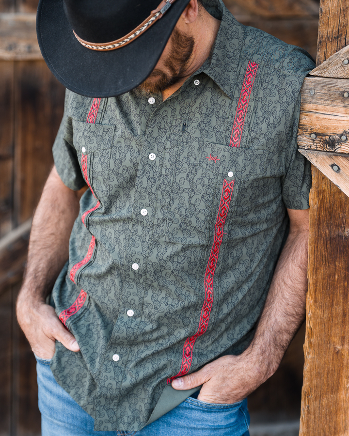 Guayabera Libre - Desert Bloom