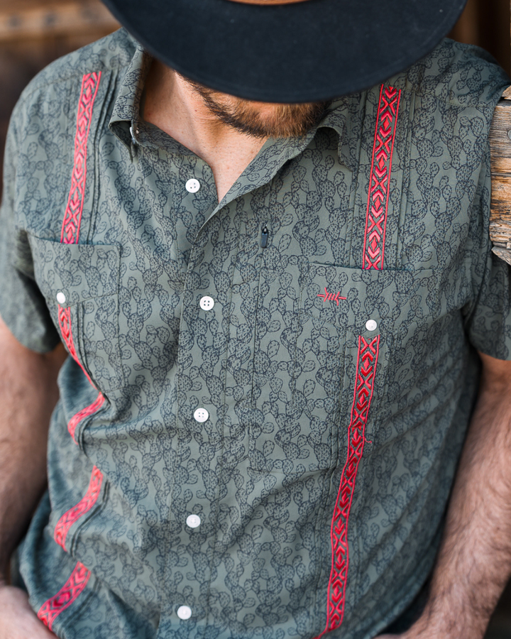 Guayabera Libre - Desert Bloom
