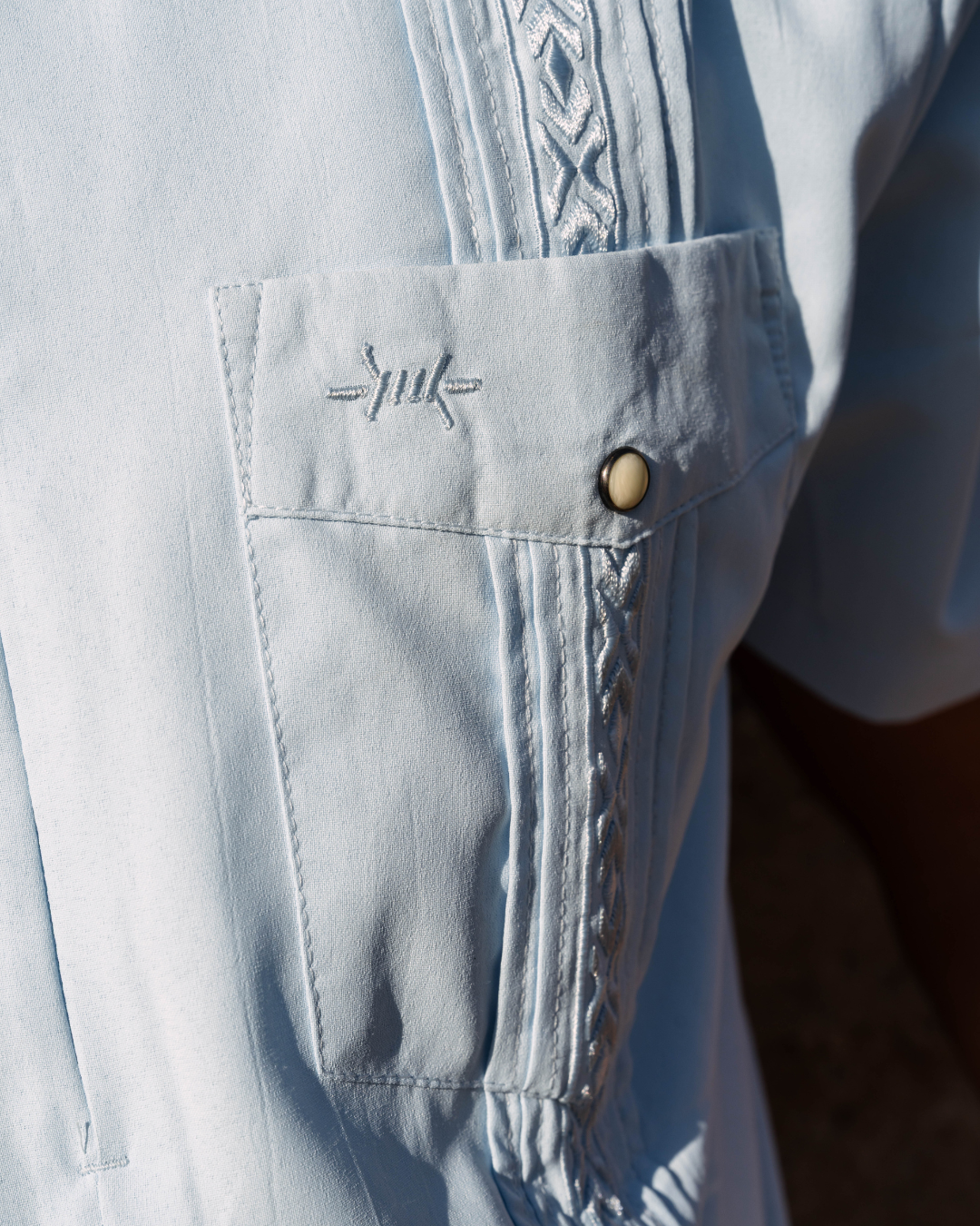 Guayabera Libre Pearl Snap - Benavides
