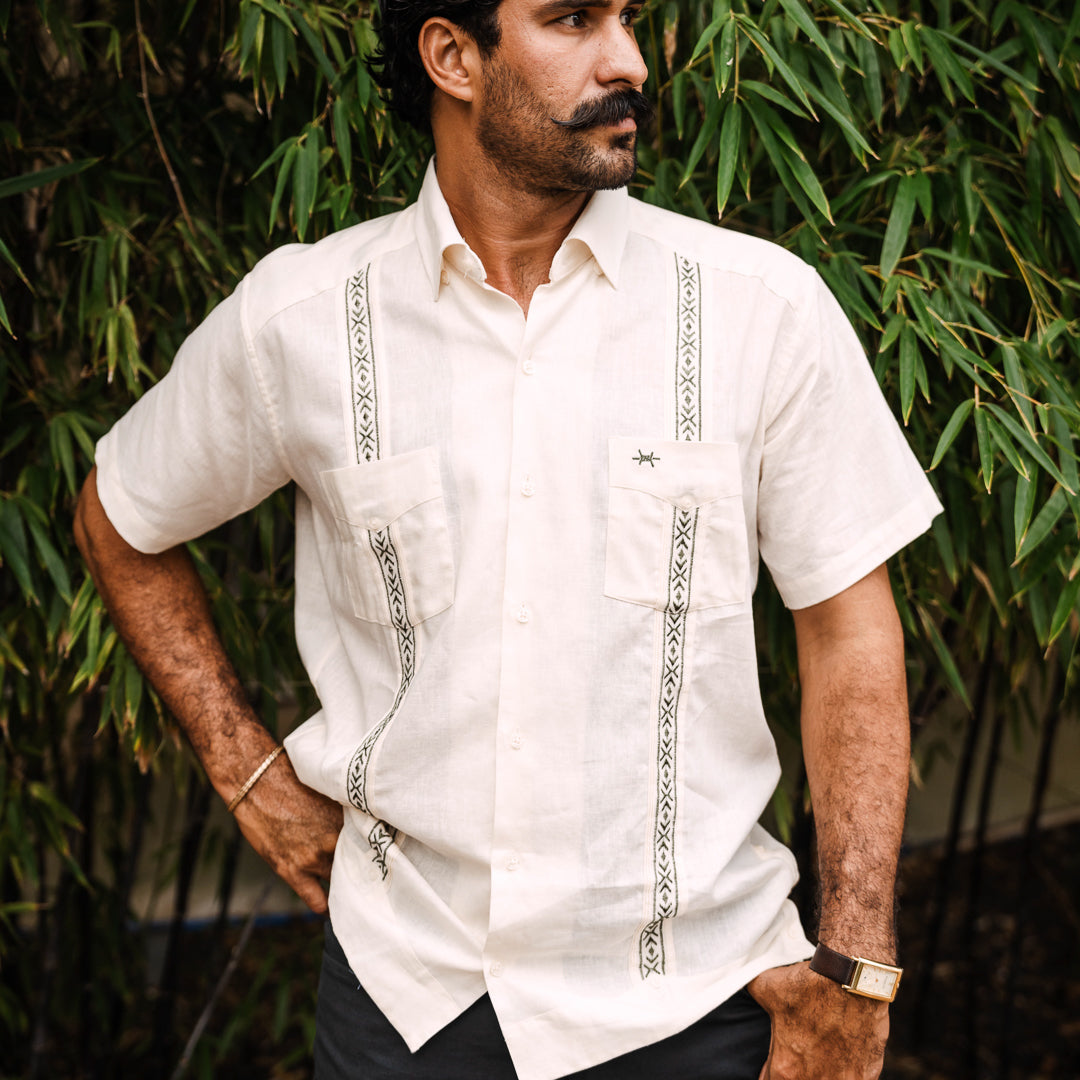 Tejas Guayabera - Flores – Texas Standard