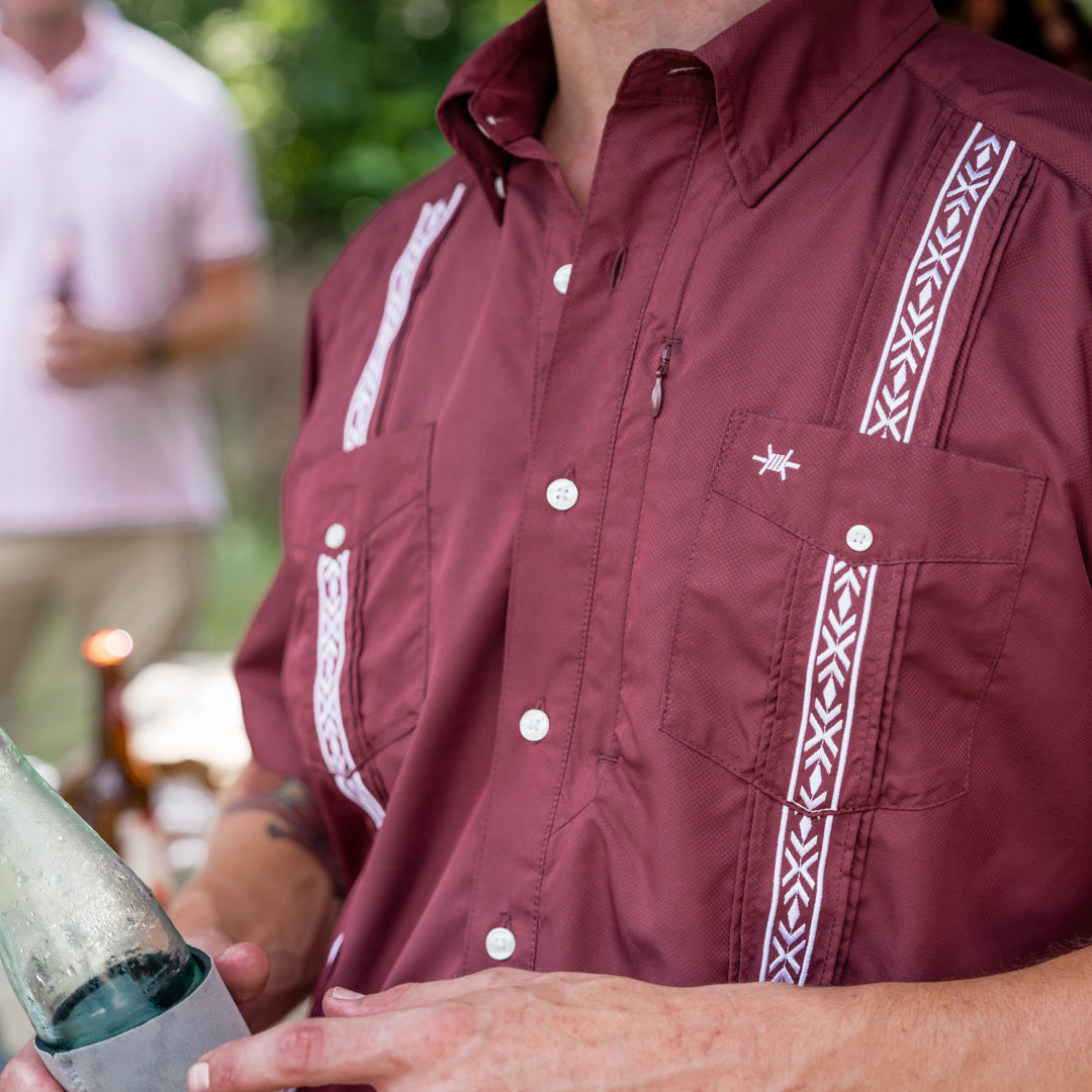 Guayabera Libre - Solid Maroon